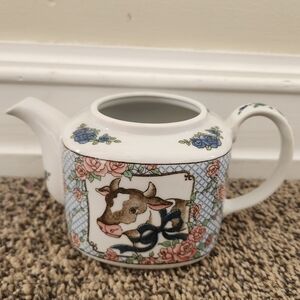 Vintage Square Teapot